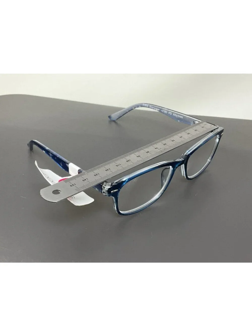 Peepers frame very
